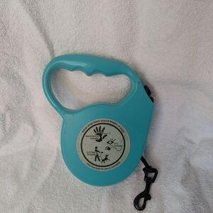 Teal Retractable Dog Leash